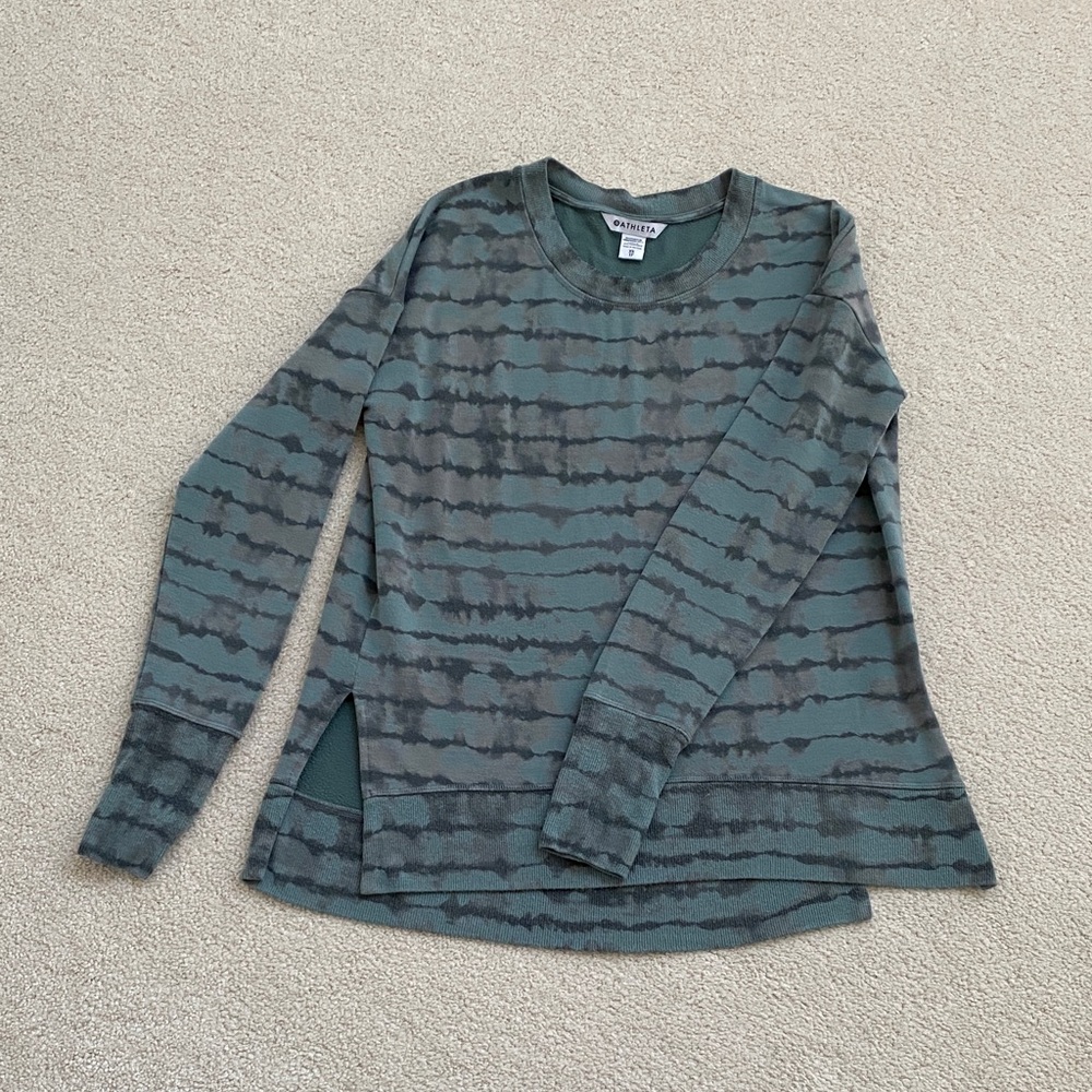 🌸ATHLETA Tie-Dye Coaster Luxe Muted Green and Gray Striped Long Sleeve Top